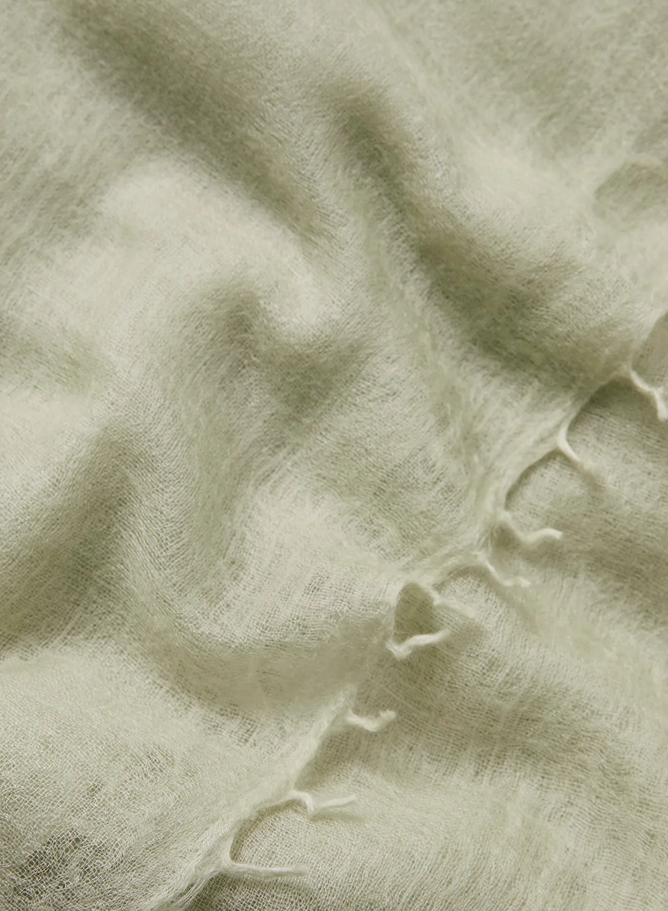 THE FEATHERWEIGHT - Light green woven cashmere scarf