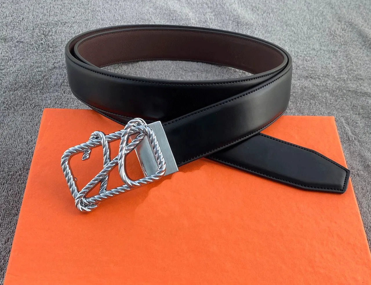 Trendy H Letter Pressing Buckle With Leather Strap -JonasParamount